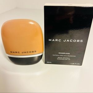 Marc Jacobs Shameless Foundation TAN Y400